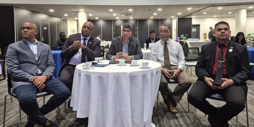 2025.10.28 BIS 03 SITA event WTO IFD Akkoord Suriname wil investeerders meer duidelijkheid, snellere procedures en betere coördinatie bieden. Dat heeft minister Melvin Bouva (Buitenlandse Zaken, Internationale Handel en Samenwerking) dinsdag 28 oktober 2025 benadrukt tijdens een nationale workshop over het Investment Facilitation for Development-akkoord van de Wereldhandelsorganisatie (WTO).