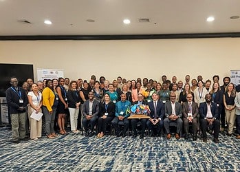 559490990 10162790081171715 3718891159200011072 n 1536x864 1 Suriname heeft zijn toewijding aan de bescherming van het mariene milieu en de biodiversiteit onderstreept tijdens de 18e Vergadering van de Partijen bij het Cartagena-verdrag. De conferentie vond gelijktijdig plaats met de COP’s van het LBS-protocol (Land-Based Sources of Marine Pollution) en het SPAW-protocol (Specially Protected Areas and Wildlife).