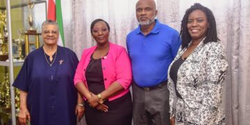 565134578 1108506324790733 8845657123659838007 n Een delegatie van de Islamic Development Bank (ISDB) heeft samen met vertegenwoordigers van het Affordable Housing Project (AHP) een werkbezoek gebracht aan het ministerie van Sociale Zaken en Volkshuisvesting (SoZaVo). De missie, die duurt tot en met 17 oktober 2025, richt zich op voortgang en samenwerking.