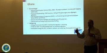 571199080 1129845942569390 4809883299750164310 n Het ministerie van Natuurlijke Hulpbronnen (NH) en UNDP hebben van 13 tot en met 15 oktober een nationale stakeholdersessie gehouden om te komen tot een duurzaam en uniform beleid voor de elektrificatie van het binnenland. Overheid, bedrijfsleven en maatschappelijke organisaties werkten aan een gezamenlijke koers...