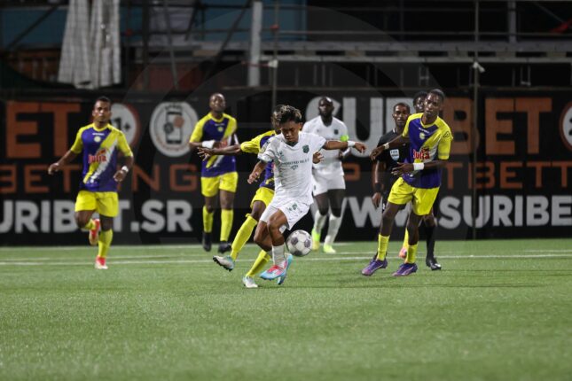 572095714 122153265146071920 6339603457666617527 n Een nieuw seizoen van de Suriname Major League ging het vorige weekend van start en op de eerste speeldag hebben verschillende clubs de indruk achtergelaten dat ze serieuze zaken willen doen. Zoals Transvaal, dat zich onderscheidde met fris, brutaal en aantrekkelijk. Mogelijk is de 2-0-zege op Inter Wanica de eerste stap naar de eerste landstitel, sinds 2000.