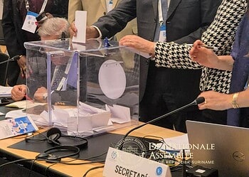 Grulac 4 De Surinaamse parlementariër drs. Rabindre Parmessar is op zaterdag 18 oktober 2025 in Genève gekozen tot vicepresident van Grulac, de regionale Latijns-Amerikaanse en Caribische groep binnen de Interparlementaire Unie (IPU). Asiskumar Gajadien is namens Grulac voorgedragen voor de High-Level Advisory Group on Countering Terrorism and Violent Extremism.