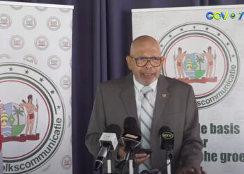 Minister Onderwijs, Wetenschap en Cultuur, Dirk Currie voor aanvang van de Raad van Ministers