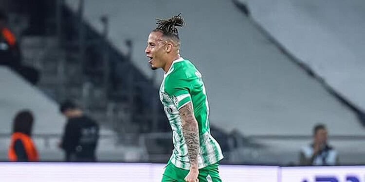 Tjaronn Chery VOETBALLER SURINAME Natio-aanvaller Tjaronn Chery droomt om uit te komen op het WK met Suriname. Chery werd voor het eerst in twee jaar weer opgeroepen voor het nationale elftal van Suriname dat zich hopen te plaatsen voor de wereldkampioenschappen.