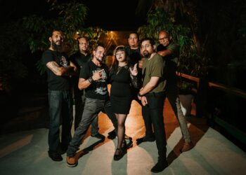 WhatsApp Image 2025 10 08 at 14.58.37 De Surinaamse rockband Revolt staat op het punt om Suriname te vertegenwoordigen op het prestigieuze ROCKtober FEST in Guyana , een internationaal rockfestival georganiseerd door Black Magenta, waar bands uit verschillende landen samenkomen voor een groots live concert. Wat het optreden extra bijzonder maakt: Revolt is de hoofdact van het festival...