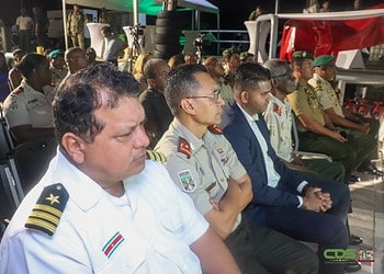 WhatsApp Image 2025 10 30 at 23.08.01 Het Nationaal Leger heeft 18 officieren bevorderd tot een hoger tactisch niveau. De militairen rondden met succes de Voortgezette Officiersopleiding (VOO) af en ontvingen op 30 oktober 2025 hun certificaat bij het Instituut voor Defensie Opleidingen.