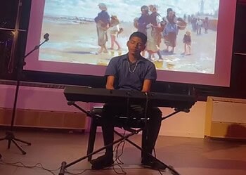 ccs toetsenist Geen gewone leerlingenpresentatie, maar een stijlvol galaconcert waarbij kwaliteit, expressie en presentatie centraal staan. De Effendi Ketwaru CCS Volksmuziekschool brengt op zondag 26 oktober in de St. Rosakerk (Prinsenstraat 10) van 18.00 tot 20.30 uur haar talenten op het podium.