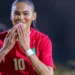 Sparta-speelster Estelle Pereira beleeft droomdebuut voor Suriname 8 estelle pereira viert haar doelpunt 3 0 e1761909881395 Om de avond compleet te maken, scoorde de debutant ook nog eens de 3-0. Meteen liep de voetbalster met meer dan 20.000 volgers op TikTok richting de fotografen die aanwezig waren, om haar moment te pakken. Toch wist Pereira niet wat haar overkwam. „Ik werd wel een beetje emotioneel toen ik scoorde. Het eerste wat ik dacht was: ‘oh my god’. Ik heb uiteindelijk gespeeld zoals ik wilde en de fans laten genieten”, aldus de speelster van Sparta.