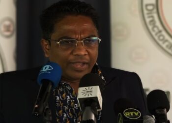 mike noersalim lvv “FAI heeft een schuld van ongeveer USD 22 miljoen”, zei minister Mike Noersalim van Landbouw, Veeteelt en Visserij woensdag aan journalisten voor de aanvang van de vergadering van de Raad van Ministers.