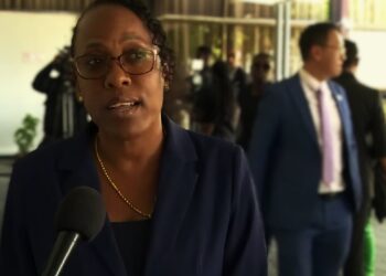 rossellie cotino NDP-parlementariër Rosellie Cotino bood excuses aan voor uitspraken die als kwetsend werden ervaren. Ze stelt dat haar woorden uit context zijn gehaald en betreurt de mediabenadrukking van één fragment. Cotino benadrukt dat haar intentie niet discriminerend was en pleit voor eenheid, natievorming en samenwerking tussen alle bevolkingsgroepen in Suriname.