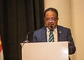 rusland De conferentie, georganiseerd door de Suriname Energy Chamber, werd officieel geopend door vicepresident Gregory Rusland. In zijn toespraak onderstreepte hij dat het regeringsbeleid nadrukkelijk focust op inclusieve local content: natuurlijke hulpbronnen moeten via strategische samenwerking met lokale bedrijven worden omgezet in stabiele nationale inkomsten. Groei in de energiesector moet volgens Rusland rusten op sterke partnerschappen tussen overheid en bedrijfsleven, met betrokkenheid van maatschappelijke organisaties.