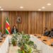 tas 1536x763 1 President Jennifer Simons heeft op maandag 6 oktober 2025 de nieuwe Raad van Commissarissen (RvC) van de Telecommunicatie Autoriteit Suriname (TAS) officieel geïnstalleerd. De installatie vond plaats tijdens de Algemene Vergadering van Aandeelhouders op het Kabinet van de President, in aanwezigheid van minister Raymond Landveld van Transport, Communicatie en Toerisme (TCT).