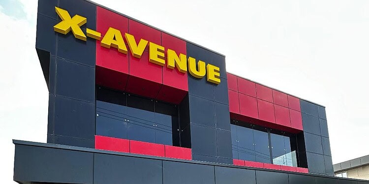 x avenue Na bijna vijf jaar stilte opent het iconisch Surinaamse restaurant X-Avenue op vrijdag 10 oktober opnieuw zijn deuren aan de Ringweg Zuid. Wat ooit begon als een geliefde eetgelegenheid voor authentieke Surinaamse gerechten, is nu herboren als een compleet horecaconcept dat gastronomie, comfort en beleving samenbrengt.
