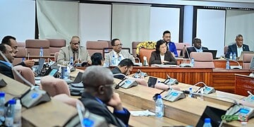 2e851e2e cf6d 4c27 9fdf fbc8633bccc8 De overheid scherpt het beleid voor gronduitgifte aan. President Jennifer Simons kondigde in De Nationale Assemblee op donderdag 13 november 2025 aan dat de wetgeving in 2026 wordt aangepast, met duidelijke criteria voor uitgifte, gebruik en intrekking bij niet-realisatie.