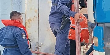 574332333 122223623726121783 3319331402059156878 n Het Nationaal Leger heeft op 23 en 24 oktober 2025 samen met de Maritieme Autoriteit Suriname (MAS) veiligheids- en controlepatrouilles uitgevoerd op de Nickerie- en Corantijnrivier. Het doel van de actie was om de veiligheid op de binnenwateren en het aanscherpen van toezicht op de naleving van de regels te vergroten.