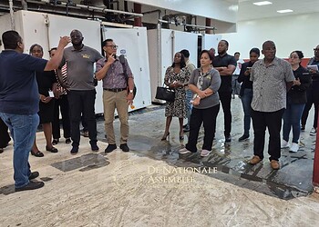 577722252 861298849625226 3435604870827705305 n De vaste commissie voor Landbouw, Veeteelt en Visserij (LVV) van De Nationale Assemblée heeft op woensdag 5 november 2025 een oriëntatiebezoek gebracht aan de parastatale bedrijven Sail N.V. en Cevihas N.V.