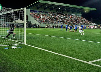 581727866 1246226034206159 6541874837733945466 n Het heeft vier wedstrijden en nog een beetje geduurd voordat de Natio in zijn kracht kon komen, tijdens de derde ronde van Concacaf WK-kwalificatie. De score tegen El Salvador, 4-0, de dominantie en de overmacht onderstrepen dat er geen grote veranderingen of rare experimenten meer gepleegd hoeven te worden aan de basisopstelling of speelwijze in aanloop naar wat een bloedstollende eindsprint gaat worden dinsdag.
