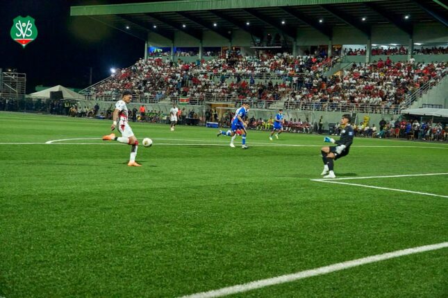 583333742 1246225584206204 3346042092142624737 n Het heeft vier wedstrijden en nog een beetje geduurd voordat de Natio in zijn kracht kon komen, tijdens de derde ronde van Concacaf WK-kwalificatie. De score tegen El Salvador, 4-0, de dominantie en de overmacht onderstrepen dat er geen grote veranderingen of rare experimenten meer gepleegd hoeven te worden aan de basisopstelling of speelwijze in aanloop naar wat een bloedstollende eindsprint gaat worden dinsdag.