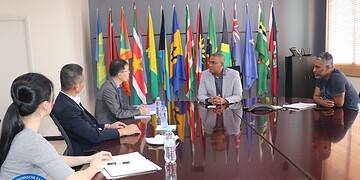 584307114 1254449550049700 8084309823187089474 n De Chinese ambassadeur Lin Ji heeft vrijdag 14 november 2025 een kennismakingsbezoek gebracht aan minister Andrew Baasaron (EZOTI). Beiden spraken over het voortzetten en versterken van de bilaterale samenwerking, met aandacht voor duurzame ontwikkeling en concrete voordelen voor de Surinaamse economie.