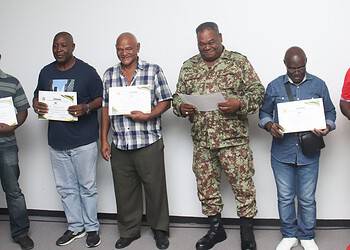 584322878 122225828228121783 2737386410499390502 n De Surinaamse militaire muziekkapel is de afgelopen jaren uitgegroeid tot een bron van nationale trots. Dat zegt de bevelhebber van het Nationaal Leger, brigadegeneraal Werner Kioe A Sen, tijdens de viering van het 83-jarig bestaan van de kapel.