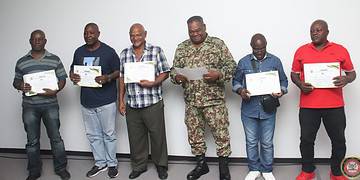 584322878 122225828228121783 2737386410499390502 n De Surinaamse militaire muziekkapel is de afgelopen jaren uitgegroeid tot een bron van nationale trots. Dat zegt de bevelhebber van het Nationaal Leger, brigadegeneraal Werner Kioe A Sen, tijdens de viering van het 83-jarig bestaan van de kapel.