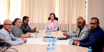 8d06c0a1 72fc 43f8 a2e4 b5d0bf38ae4e President Jennifer Simons heeft op vrijdag 28 november 2025 op het Kabinet van de President de Agro Werkgroep geïnstalleerd. De werkgroep moet de ontwikkeling van de agrosector versnellen door een uitvoeringsplan op te stellen dat gericht is op concrete realisatie en snelle resultaten.