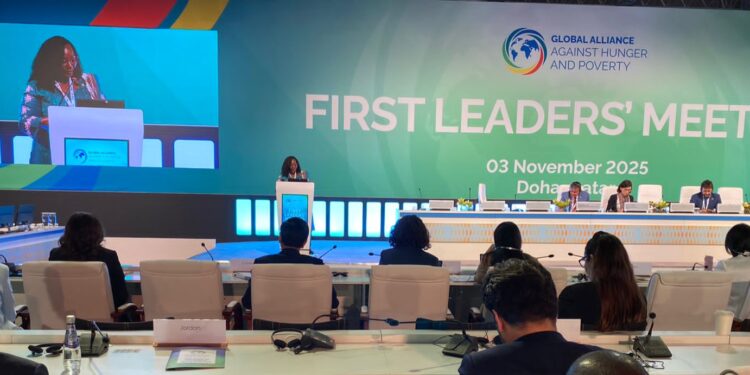 IMG 20251103 WA0066 Suriname heeft tijdens de eerste leidersbijeenkomst van de Global Alliance against Hunger and Poverty in Doha, Qatar, een krachtige oproep gedaan voor een fundamenteel andere aanpak van de wereldwijde armoedebestrijding. Delegatieleider en minister van Sociale Zaken en Volkshuisvesting, Diana Pokie, benadrukte dat het tijd is om af te stappen van versnipperde hulpprogramma’s.