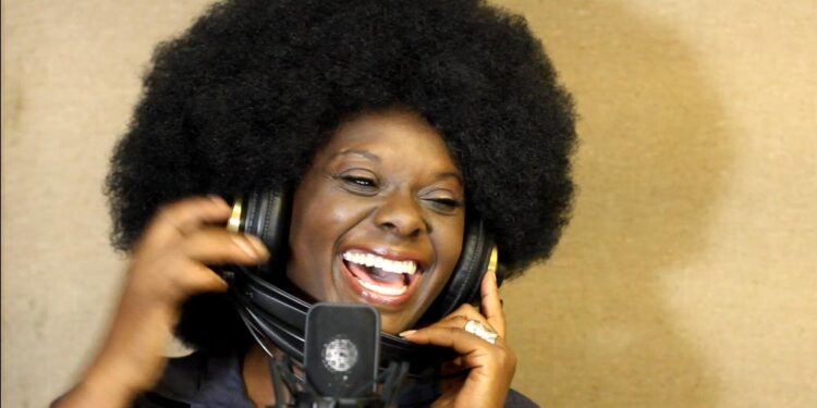 Marianne cornet 1432938939 e1763913815667 Op zaterdag 29 november 2025 keert het succesvolle concert Tribute to Tina Turner Back on Stage terug in Theater Thalia. Op veler verzoek organiseert HB Media een tweede voorstelling, waarin de muziek en het levensverhaal van de in 2023 overleden ‘Queen of Rock ’n Roll’ centraal staan.