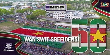 NDP 50 jaar srefidensi De Nationale Democratische Partij (NDP) feliciteert Suriname op Onafhankelijkheidsdag met 50 jaar staatkundige onafhankelijkheid en roept tegelijk op tot “volledige dekolonisatie” en verdere nationale eenheid. In een jubileumboodschap stelt de partij dat onafhankelijkheid volgens haar verder gaat dan politieke soevereiniteit en dat er bewust gekozen moet worden voor een samenleving zonder verdeeldheid.
