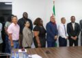 Suriname scherpt nationale veiligheidsstrategie aan binnen kader CARICOM Security Strategy 11 WhatsApp Image 2025 11 06 at 14.28.56 7c3aeb1d 1536x808 1 Het Ministerie van Binnenlandse Zaken (BiZa) heeft deze week een delegatie van de CARICOM Implementation Agency for Crime and Security (IMPACS) ontvangen voor overleg over de afronding van de vernieuwde CARICOM Security Strategy (CSS). Deze strategie vormt het belangrijkste beleidskader voor veiligheid, rechtshandhaving en crisisbeheersing binnen de Caribische regio.