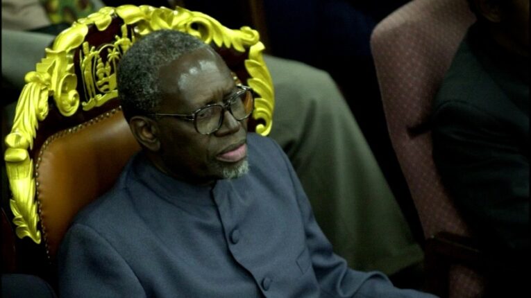 de nationale assemblee betuigt medeleven bij het heengaan van oud president venetiaan 2 De familie van oud-president Runaldo Ronald Venetiaan heeft donderdag 6 november 2025 laten weten dat het niet wenselijk is om thuis rouwvisite te ontvangen. Hoewel wordt begrepen dat velen persoonlijk hun medeleven willen betuigen, is de toestroom zodanig groot dat de nabestaanden dit niet kunnen verwerken.