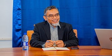 soeropawiro gbb Minister Stanley Soeropawiro van Grondbeleid en Bosbeheer (GBB) zegt dat gronduitgiften uit de afgelopen vijf jaar nietig worden verklaard wanneer zij niet volgens de wettelijke procedures tot stand zijn gekomen. “Niet de president en ook niet de minister bepalen of een uitgifte nietig is; de wet is daarin leidend,” aldus de bewindsman.