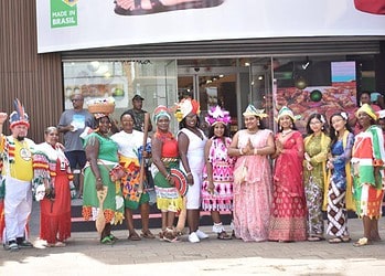 srefidensi in suriname In het kader van het gouden jubileum van de Surinaamse staatkundige onafhankelijkheid heeft Aniel Manurat, voorzitter van de Culturele Unie Suriname, een boodschap gericht aan de samenleving.