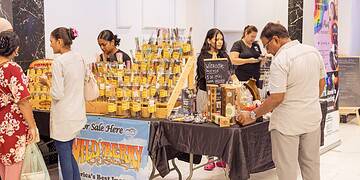 tourism4 Het Suriname Tourism & Food Festival is woensdag 5 november van start gegaan bij Ballroom Prince in Paramaribo. Samen met het Jacana Amazon Wellness Resort vormt deze locatie tot en met vrijdag 7 november het toneel voor drie dagen vol Surinaamse cultuur en culinaire beleving.