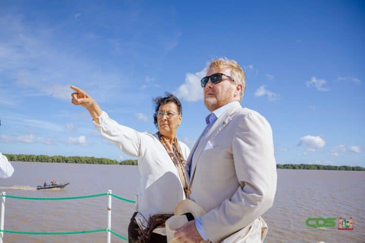 2cc39c46 02f8 424f 8fdc 49eea18f5555 POLITIEK & ECONOMIE | MISDAAD & POLITIE | INGEZONDEN | COLUMN & OPINIE | ENTERTAINMENT | SPORT | GEZONDHIED | KEY NEWS |