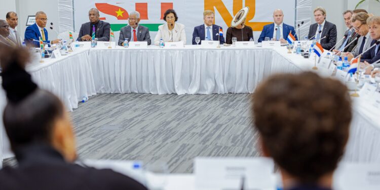 Bedrijfsleven Suriname en Nederland bespreekt nieuwe samenwerkingen bij CEO Roundtable 1 594576098 1267526605408661 3368582716837164117 n Tijdens de CEO Roundtable in Paramaribo bespraken Surinaamse en Nederlandse leiders nieuwe kansen voor handel, investeringen en duurzame ontwikkeling, met bijzondere aandacht voor economische samenwerking en talentontwikkeling tussen beide landen - Lees meer en laat een reactie achter...