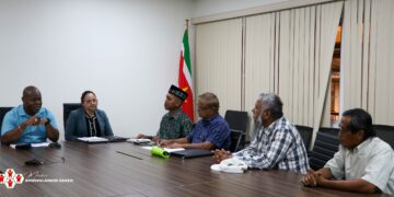 597931009 1180047444313042 8068462233712755109 n Minister Bee bespreekt met religieuze leiders de stopzetting van salarissen voor 94 geestelijken en zoekt samen naar een duurzame oplossing. Lees meer over dit overleg.