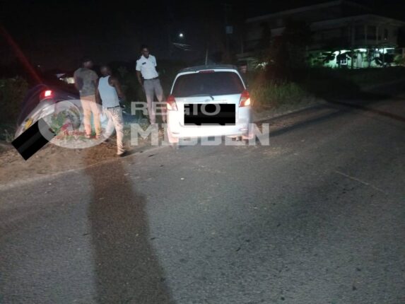 598306100 122332938848001925 7101910367640140764 n Een ongekeurd en onverzekerd voertuig is na een botsing in Wanica van de weg gehaald. Lees verder voor meer details en veiligheidsadviezen.