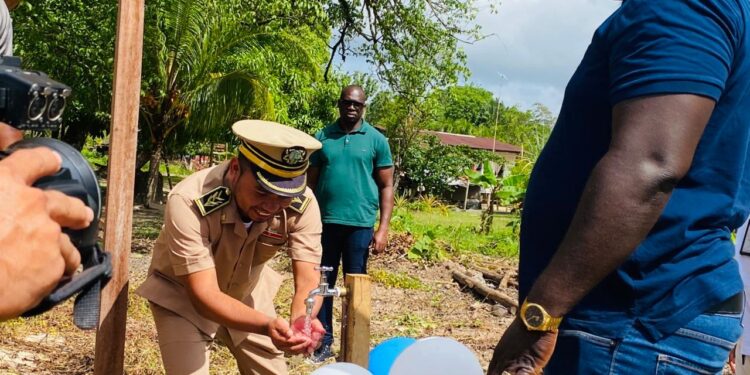 SWM start uitbreiding hoofdbuizen in Kabalebo-regio 1 599470435 1325519769588830 322717170410325771 n De SWM breidt het waternetwerk in Kabalebo uit en schenkt een speeltuin aan Apoera. Ontdek hoe deze projecten de leefbaarheid verbeteren en lees meer in