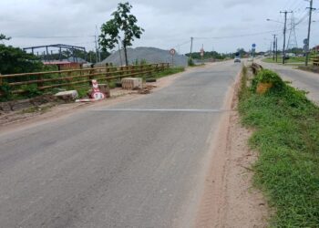 600401822 1266981852124074 2834345630477458921 n Vanwege instortingsgevaar is zwaar transport verboden op Parakreekbrug en Martin Luther Kingweg. Houd rekening met alternatieve routes en lees het volledige bericht voor details.