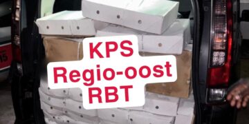 601940832 809231325451582 6876489270096279701 n e1766616980541 Drie verdachten aangehouden voor smokkel van kippenbouten bij Stolkertsijver. De politie onderzoekt de zaak verder. Lees het volledige verhaal voor meer details!