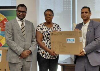 602975722 1275233044638996 8256231101533600854 n Suriname ontvangt nieuwe medische apparatuur en hulpmiddelen van PAHO/WHO voor betere zorg en mentale gezondheid. Lees verder over deze belangrijke steun voor onze gezondheidszorg.