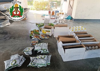 605634611 702750669582446 2335556749826963884 n Een ondernemer is gearresteerd na vondst van illegale sigaretten, alcohol en chemicaliën in Corantijnpolder. Lees meer over deze zaak en het politieonderzoek.