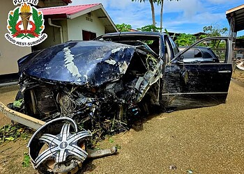 606038369 705117242679122 2463966134472534105 n Een dronken bestuurder veroorzaakte een ernstig ongeval in Nickerie, waarbij een passagier gewond raakte. Lees verder voor alle details en updates.