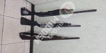 607607931 122303921318011040 8023870072660666223 n e1767020936829 Een melding van huiselijk geweld leidde tot de vondst van illegale geweren in Para. De verdachte is aangehouden. Lees verder voor alle details van dit