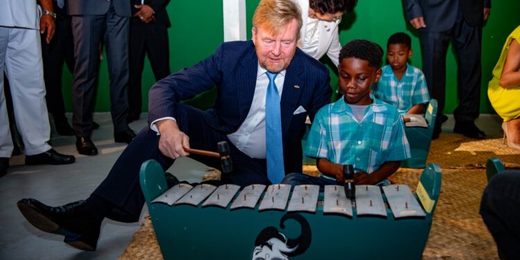 9fcf8895 4840 4b69 bac6 b14cf80ec9cc Het interactief kindermuseum Villa Zapakara heeft dinsdag 2 december 2025 hoog bezoek ontvangen van Hunne Majesteiten koning Willem-Alexander en koningin Máxima.