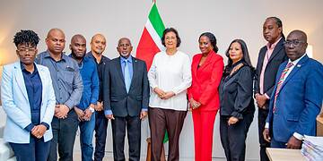 Bestuurskundige Van der San leidt Administratief Beroepsinstituut 1 Het nieuwe Administratief Beroepsinstituut ondersteunt de president onafhankelijk bij administratieve zaken. Ontdek hoe dit de rechtsgang transparanter maakt en lees het hele verhaal.