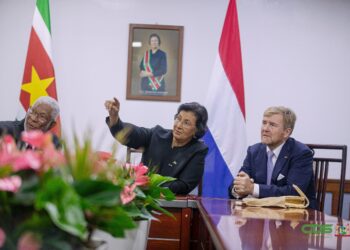 FO E President Jennifer Simons heeft maandag 1 december 2025 in De Nationale Assemblée (DNA) gepleit voor een moderne en evenwichtige relatie tussen Suriname en Nederland.