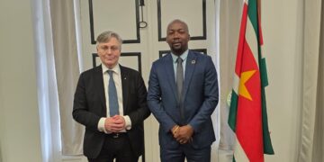 IMG 20251216 WA0016 e1766014195627 Finland en Suriname verkennen samen duurzame energie en nieuwe mineralen. Ontdek hoe deze samenwerking kansen biedt voor een groene toekomst. Lees het volledige artikel!