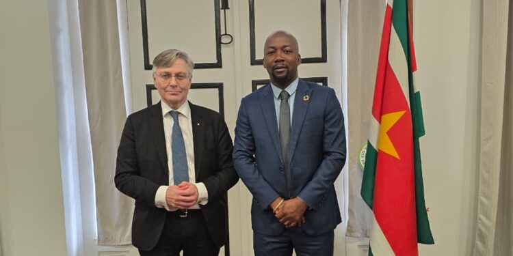 IMG 20251216 WA0016 e1766014195627 Finland en Suriname verkennen samen duurzame energie en nieuwe mineralen. Ontdek hoe deze samenwerking kansen biedt voor een groene toekomst. Lees het volledige artikel!